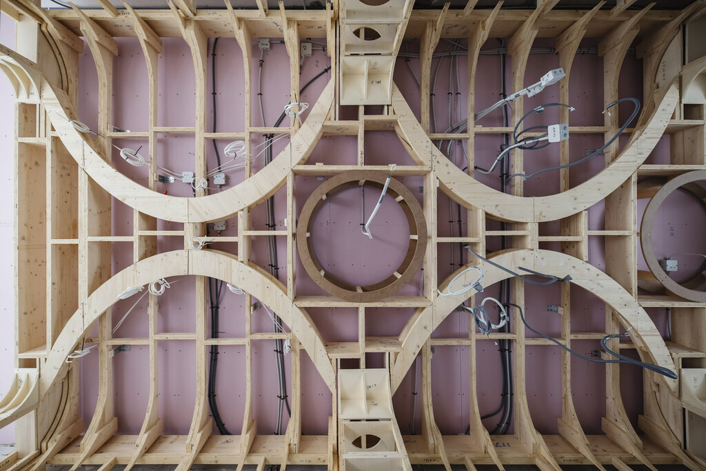 Amsterdam — JULES MESNY DESCHAMPS - © intech