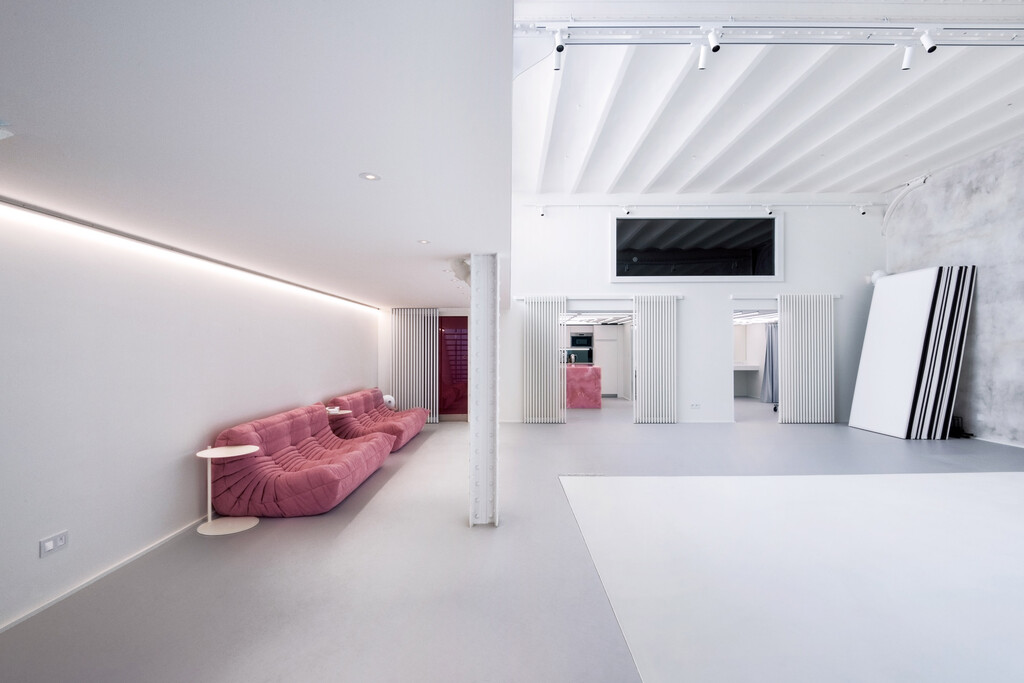 Sunny Side Studio Photos — NADIA ODIN - © intech