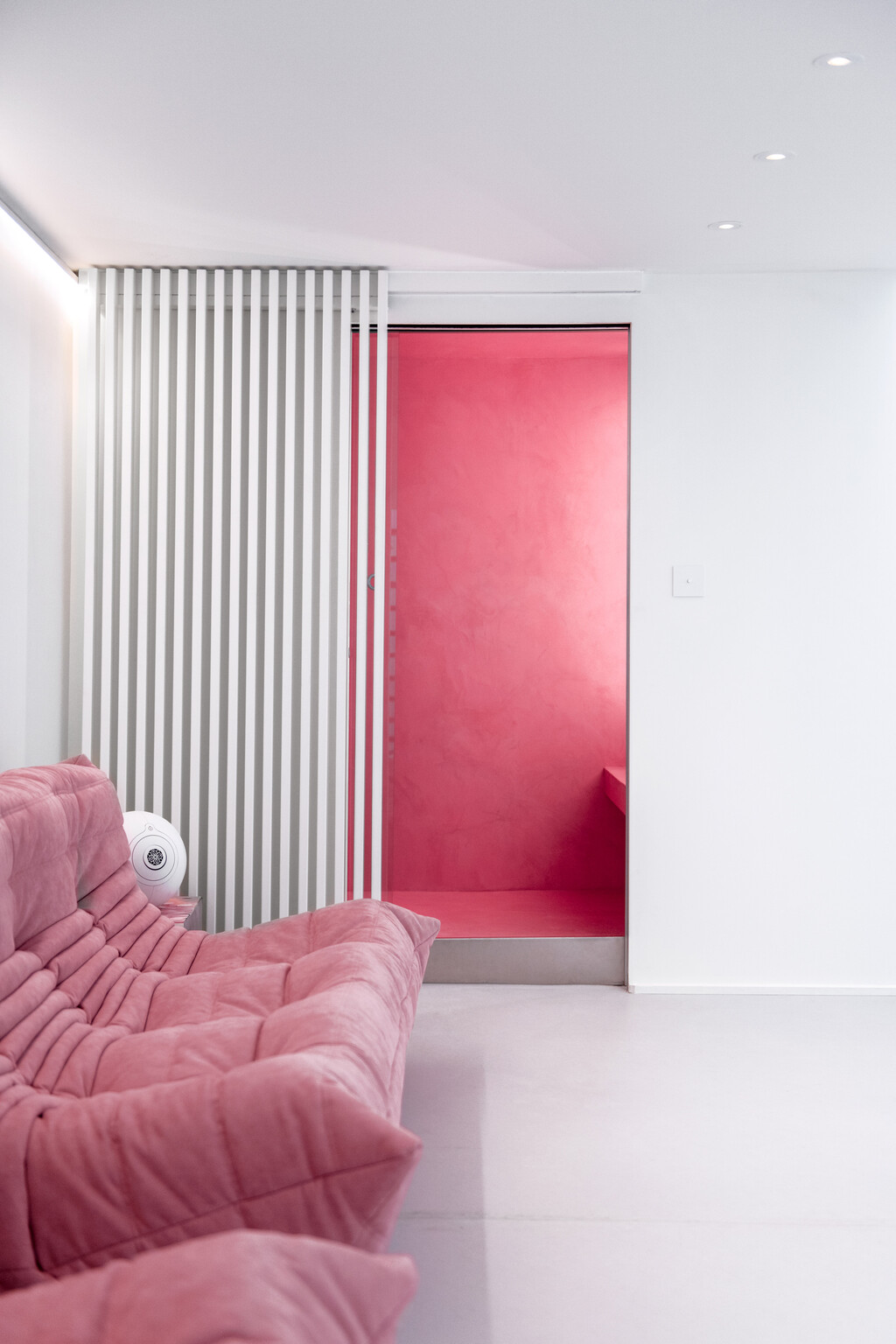 Sunny Side Studio Photos — NADIA ODIN - © intech