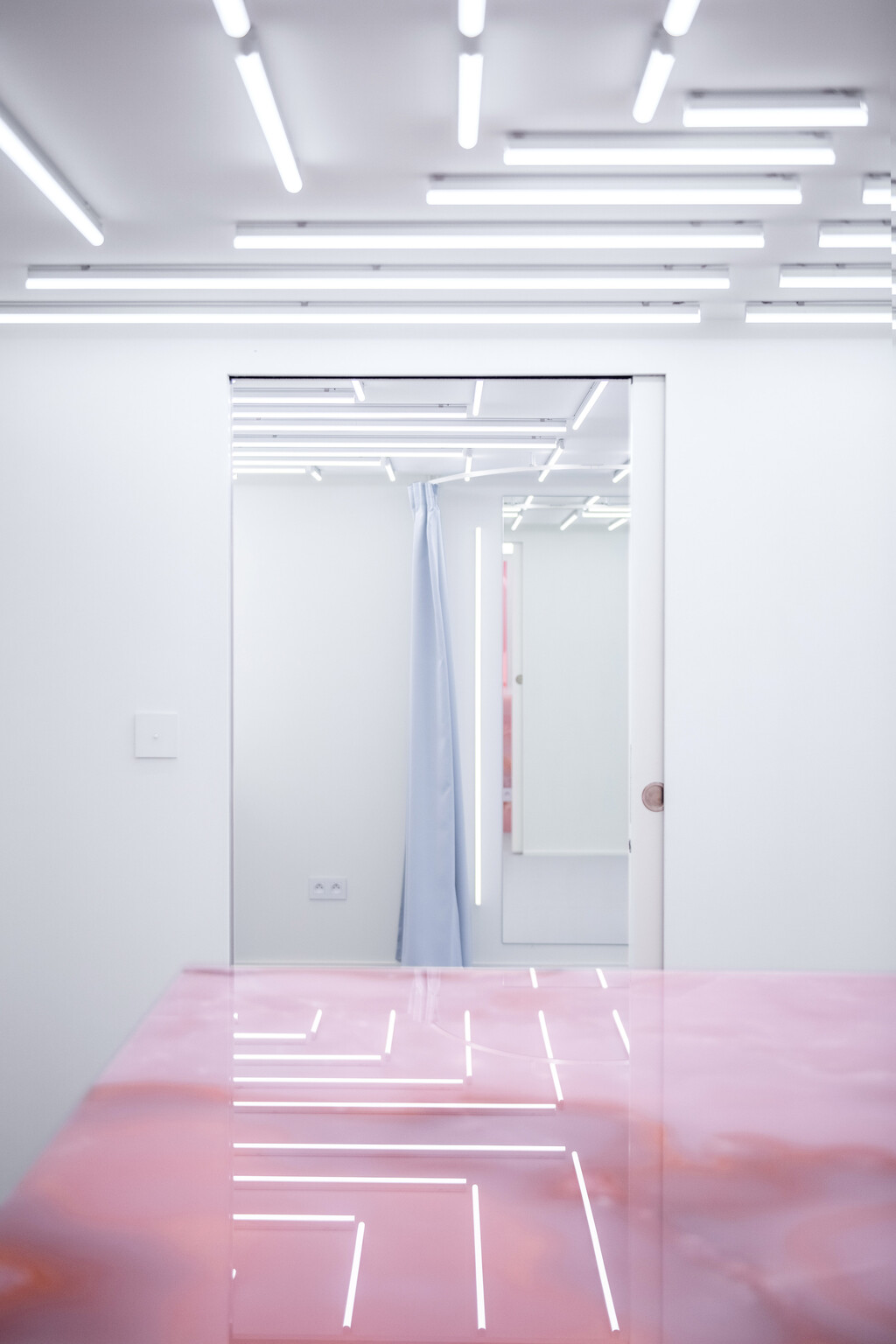 Sunny Side Studio Photos — NADIA ODIN - © intech