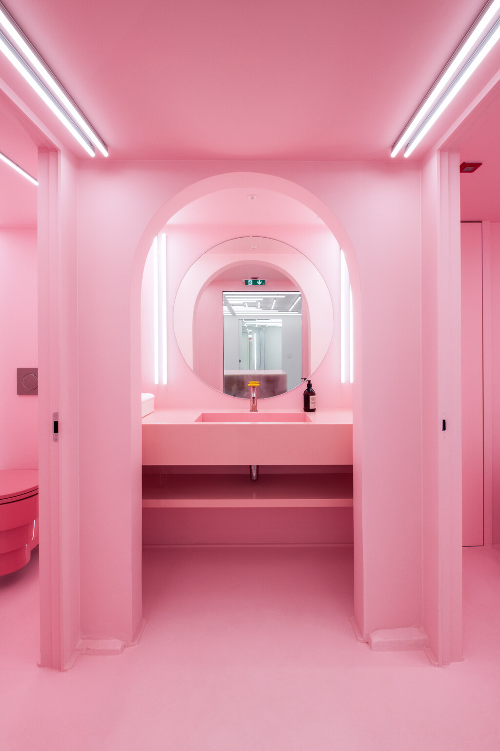 Sunny Side Studio Photos — NADIA ODIN - © intech