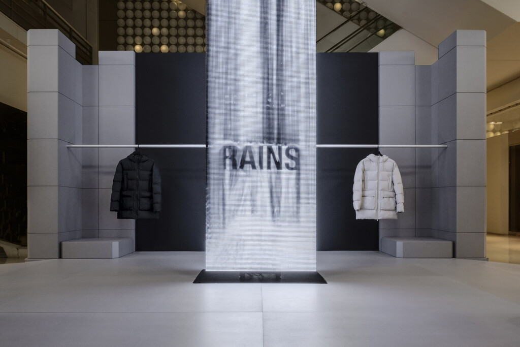 Galeries Lafayette Haussmann — MATIERE NOIRE - © intech